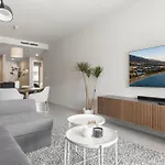 Vivi Homes - Cosy Pool, Gym & Marbella