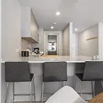 Vivi Homes - Cosy Pool, Gym & Marbella