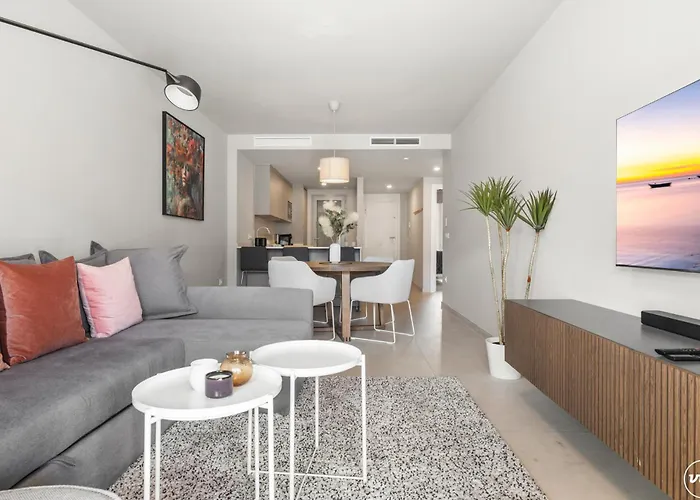 Daire Vivi Homes - Cosy Pool, Gym & *