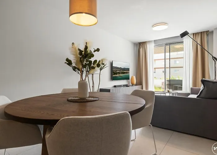 Daire Vivi Homes - Cosy Pool, Gym &
