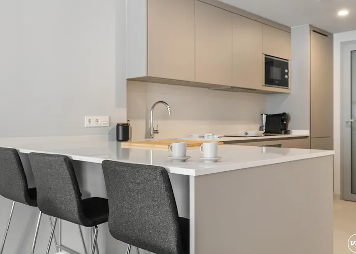 Vivi Homes - Cosy Pool, Gym & Daire *