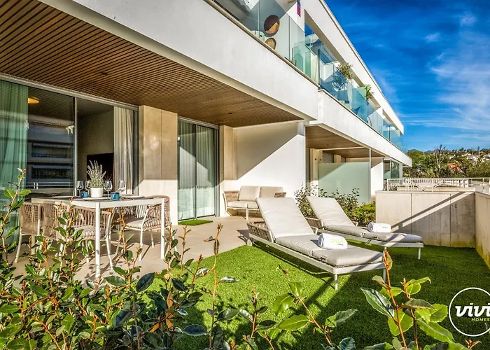 Vivi Homes - Cosy Pool, Gym & Daire