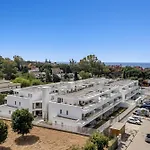 Vivi Homes - Cosy Pool, Gym & Lejlighed