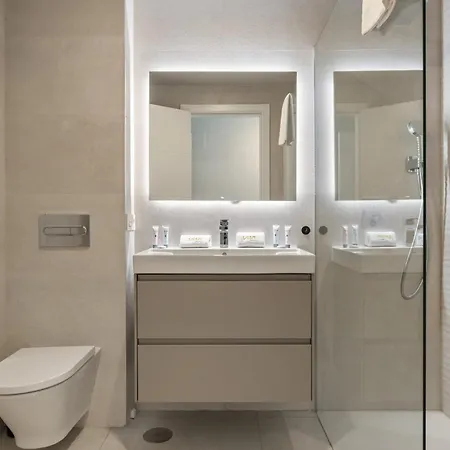 Vivi Homes - Cosy Pool, Gym &