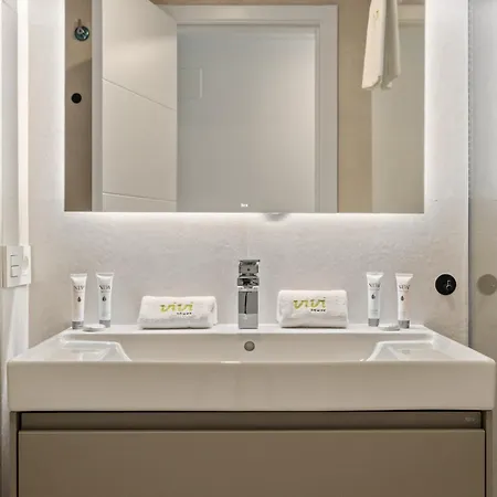 Apartment Vivi Homes - Cosy Pool, Gym & Marbella