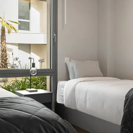 Vivi Homes - Cosy Pool, Gym &