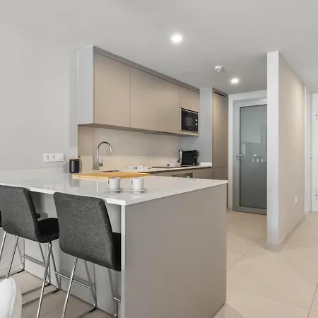 Vivi Homes - Cosy Pool, Gym & *