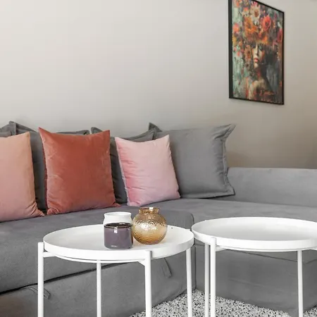 Vivi Homes - Cosy Pool, Gym & * Marbella