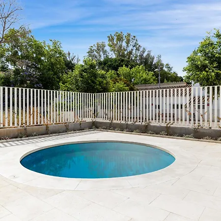 Apartment Vivi Homes - Cosy Pool, Gym & Marbella
