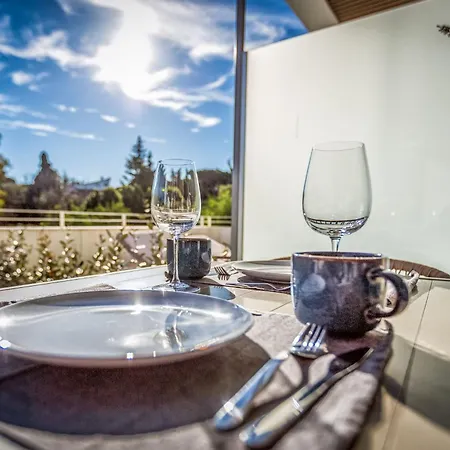 Apartment Vivi Homes - Cosy Pool, Gym & *