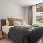 Vivi Homes - Cosy Pool, Gym & Marbella