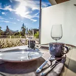 Apartmán Vivi Homes - Cosy Pool, Gym & *
