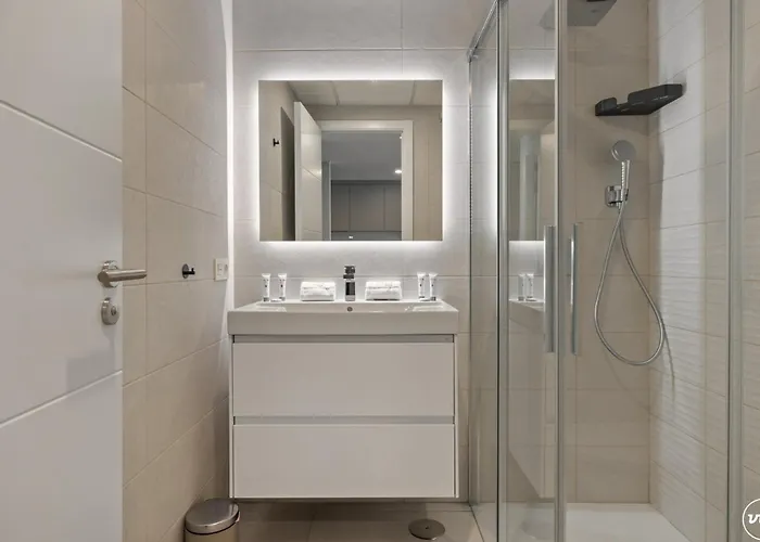 Lejlighed Vivi Homes - Cosy Pool, Gym & Marbella
