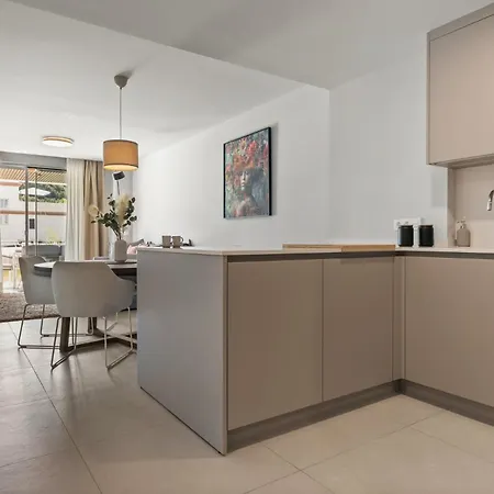 Appartamento Vivi Homes - Cosy Pool, Gym & Marbella