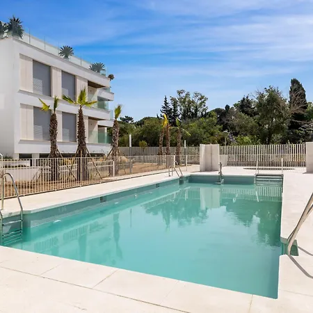 Vivi Homes - Cosy Pool, Gym & Marbella