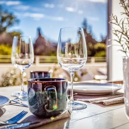 Vivi Homes - Cosy Pool, Gym & * Marbella