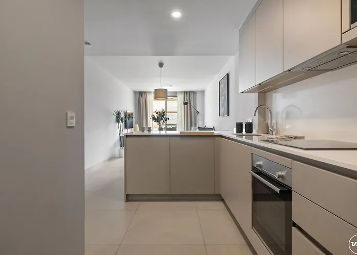 Vivi Homes - Cosy Pool, Gym & Marbella