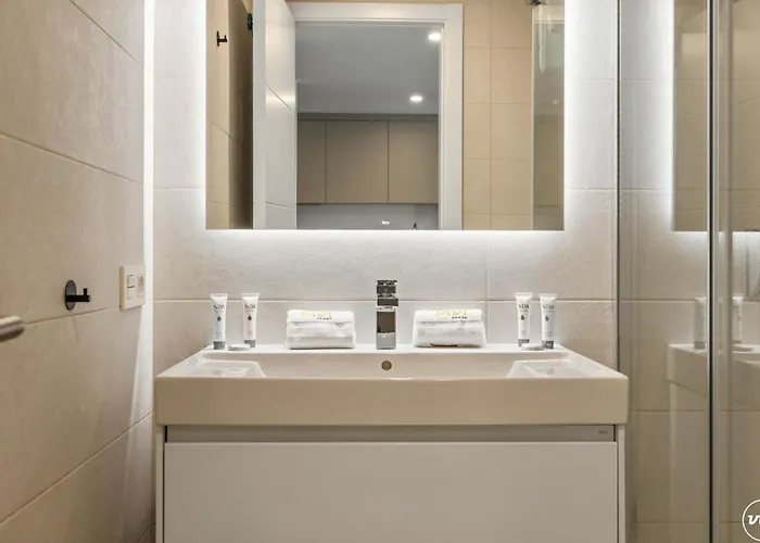 Apartament Vivi Homes - Cosy Pool, Gym & Marbella