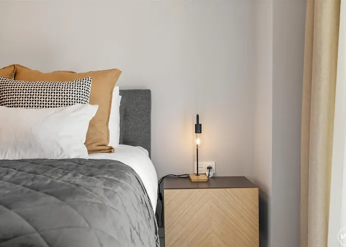 Vivi Homes - Cosy Pool, Gym & *