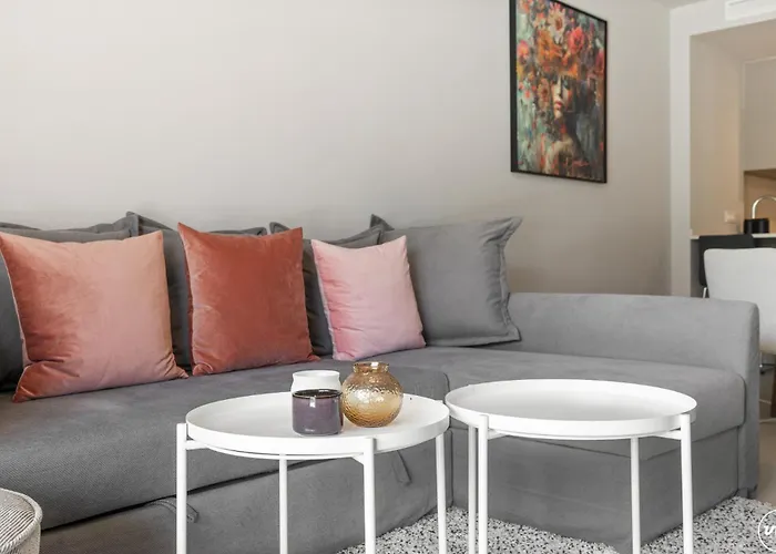 Vivi Homes - Cosy Pool, Gym & * Marbella