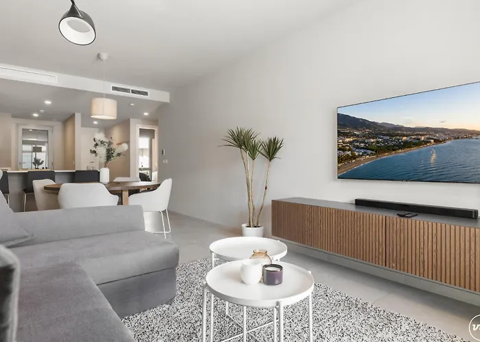 Vivi Homes - Cosy Pool, Gym & Marbella