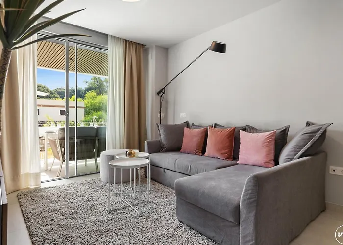 Apartament Vivi Homes - Cosy Pool, Gym & *